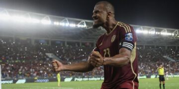 Venezuela volvió al triunfo contra Perú y se metió en repechaje