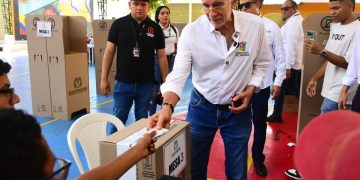 Gobernador Eduardo Verano ejerció su derecho al voto